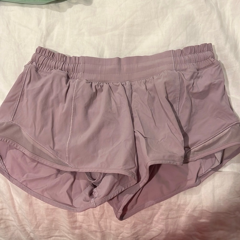 2.5in Lululemon hotty hot shorts in lavender